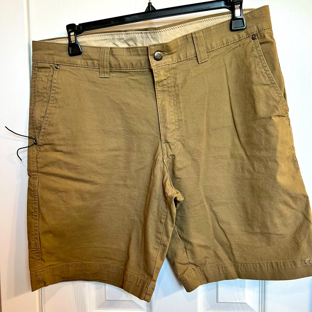 Columbia shorts